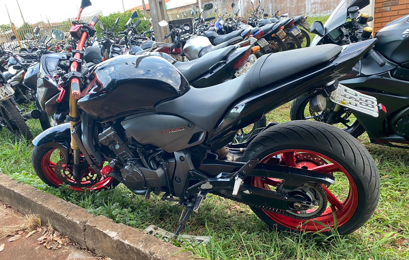 Moto Hornet apreendida - Foto: Jornal da Nova